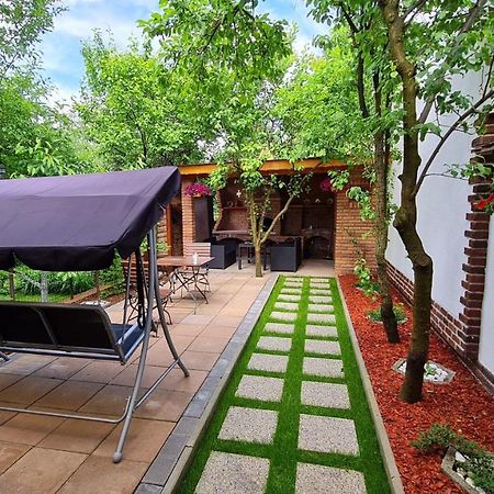 Cozy House With Nice Garden In Heart Of City Center Villa Клуж-Напока Екстериор снимка