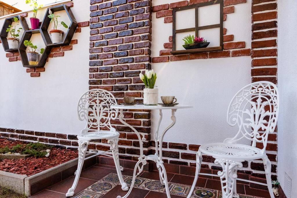 Cozy House With Nice Garden In Heart Of City Center Villa Клуж-Напока Екстериор снимка