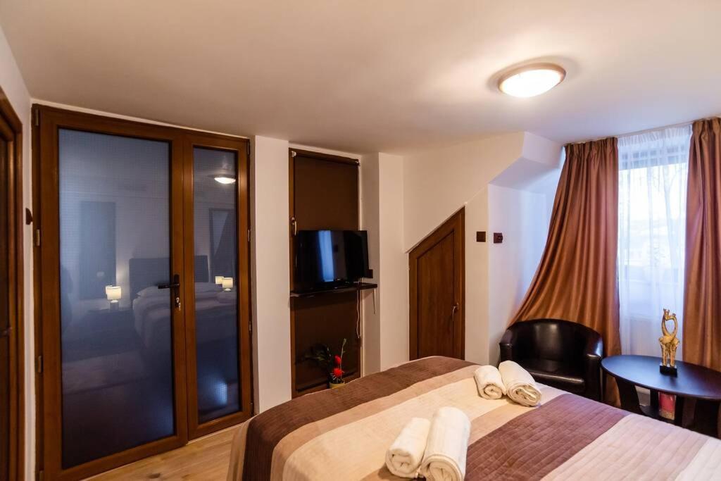Cozy House With Nice Garden In Heart Of City Center Villa Клуж-Напока Екстериор снимка